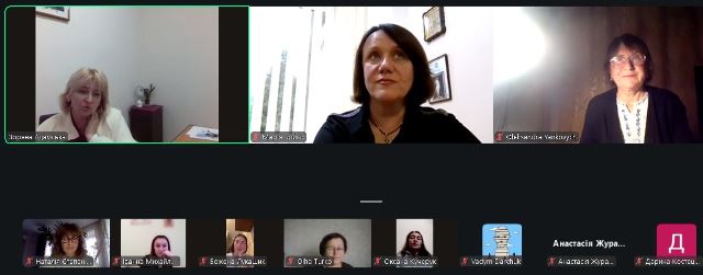 Зоряна АДАМСЬКА підсумовує лекційні зустрічі.jpg